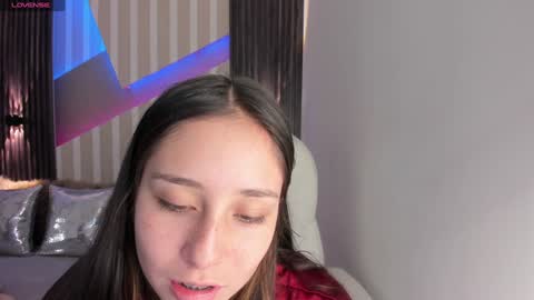 Snapshot of emily_layton chatting on January 25, 4:24 pm Emily online show from January 25, 4:24 pm