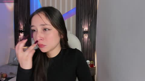 Snapshot of emily_layton chatting on January 27, 2:46 pm Emily online show from January 27, 2:46 pm