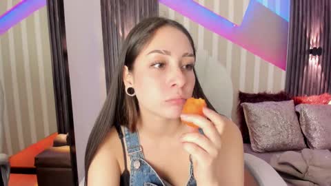 Snapshot of emily_layton chatting on September 16, 2:51 pm Emily online show from September 16, 2:51 pm