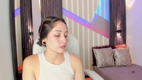 Snapshot of emily_layton chatting on September 19, 3:56 pm Emily online show from September 19, 3:56 pm