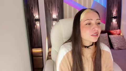 Snapshot of emily_layton chatting on September 22, 2:30 pm Emily online show from September 22, 2:30 pm