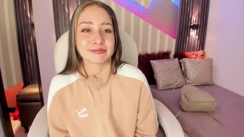 Snapshot of emily_layton chatting on September 26, 2:32 pm Emily online show from September 26, 2:32 pm