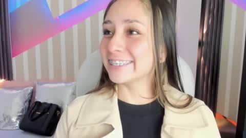 Snapshot of emily_layton chatting on October 13, 2:50 pm Emily online show from October 13, 2:50 pm