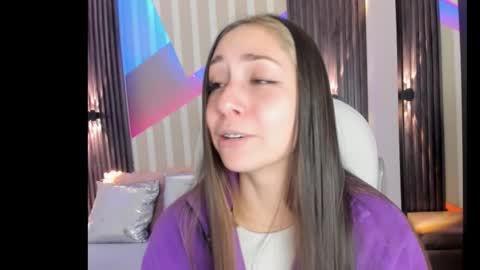 Snapshot of emily_layton chatting on October 14, 2:51 pm Emily online show from October 14, 2:51 pm