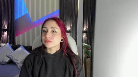 Snapshot of emily_layton chatting on November 16, 4:34 pm Emily online show from November 16, 4:34 pm