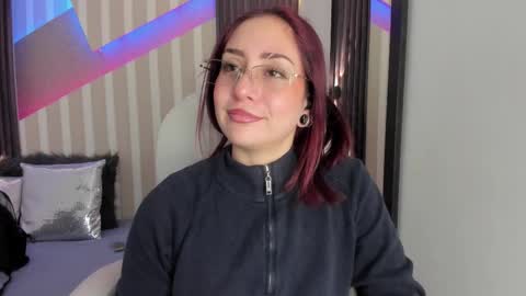 Snapshot of emily_layton chatting on November 27, 2:52 pm Emily online show from November 27, 2:52 pm