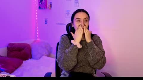 Snapshot of emily_lindey_ chatting on May 12, 3:03 am Emily Lindey online show from May 12, 3:03 am