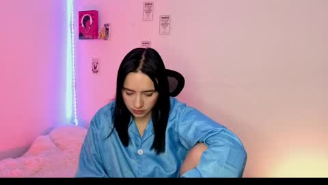 Snapshot of emily_lindey_ chatting on May 14, 4:52 am Emily Lindey online show from May 14, 4:52 am