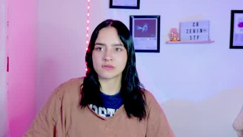 Snapshot of emily_lindey_ chatting on June 16, 6:49 am Emily Lindey online show from June 16, 6:49 am