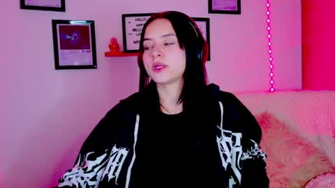 Emily Lindey online show from August 5, 6:49 am