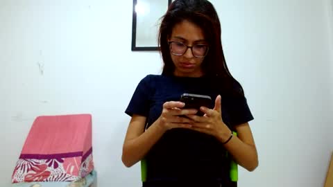 Snapshot of emily_loperaa chatting on May 8, 4:29 am Emily online show from May 8, 4:29 am