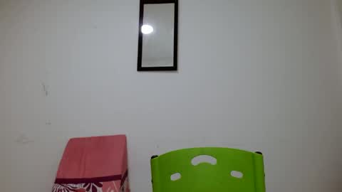 Snapshot of emily_loperaa chatting on May 10, 10:59 pm Emily online show from May 10, 10:59 pm
