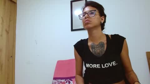 Snapshot of emily_loperaa chatting on June 8, 1:28 am Emily online show from June 8, 1:28 am