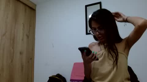 Snapshot of emily_loperaa chatting on June 13, 4:10 am Emily online show from June 13, 4:10 am