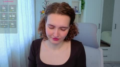 Snapshot of emily_lune chatting on May 22, 1:57 am Emily online show from May 22, 1:57 am
