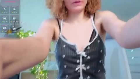 Snapshot of emily_lune chatting on June 15, 2:14 am Emily online show from June 15, 2:14 am