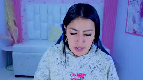 Snapshot of emily_mills_s chatting on November 30, 1:26 pm Emily online show from November 30, 1:26 pm