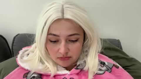 emily_morning_dew online show from November 15, 12:13 pm