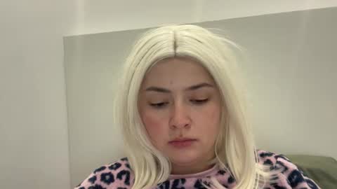 emily_morning_dew online show from December 3, 7:49 am