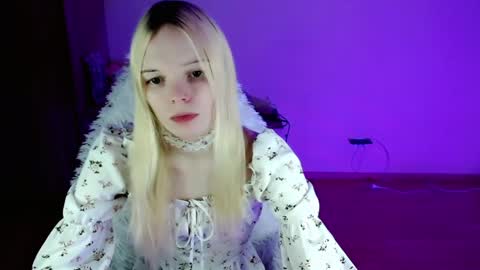 Snapshot of emily_nyaffe chatting on February 3, 8:13 pm Lia online show from February 3, 8:13 pm