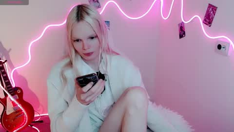 Lia online show from September 23, 9:01 am