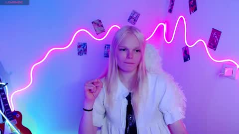 Snapshot of emily_nyaffe chatting on October 3, 11:57 pm Lia online show from October 3, 11:57 pm