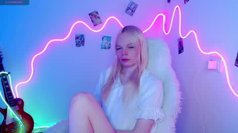 Snapshot of emily_nyaffe chatting on October 25, 11:29 am Lia online show from October 25, 11:29 am