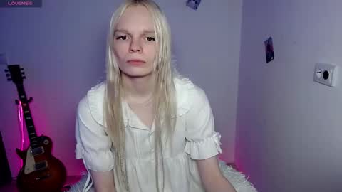 Snapshot of emily_nyaffe chatting on January 15, 10:20 am Lia online show from January 15, 10:20 am