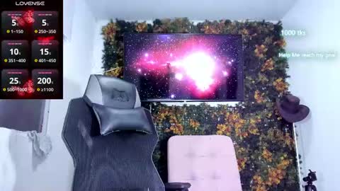 emily_palmeer online show from July 9, 9:46 am