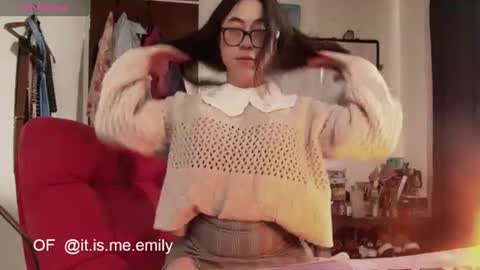 emily_pearl_ online show from July 22, 5:38 pm