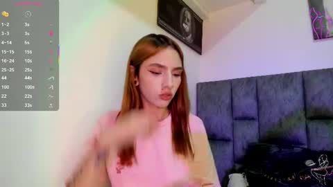 Snapshot of emily_pons chatting on June 17, 1:19 am Emi online show from June 17, 1:19 am