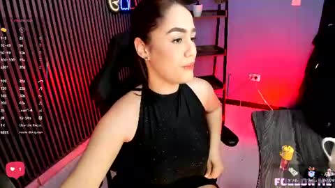 Snapshot of emily_roberts1 chatting on July 1, 12:40 pm Emily online show from July 1, 12:40 pm