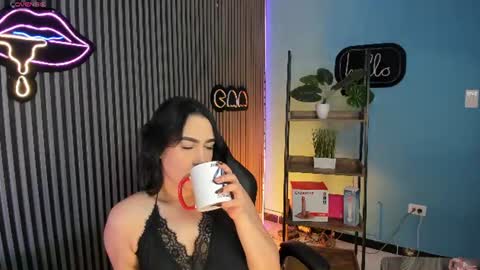 Snapshot of emily_roberts1 chatting on July 16, 12:33 pm Emily online show from July 16, 12:33 pm