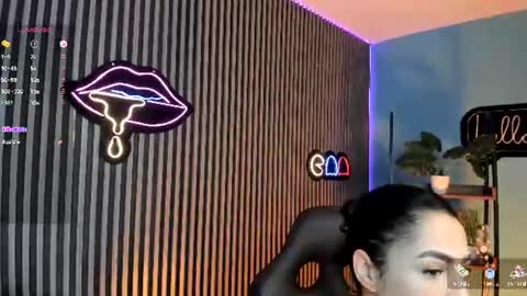 Snapshot of emily_roberts1 chatting on July 17, 12:45 pm Emily online show from July 17, 12:45 pm