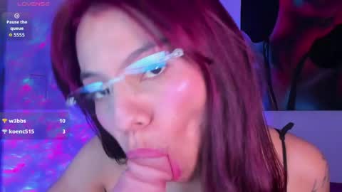 Snapshot of emily_rosinn chatting on May 17, 7:39 am Emily online show from May 17, 7:39 am