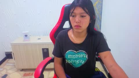 Snapshot of emily_rosse04 chatting on October 14, 12:06 pm online show from October 14, 12:06 pm