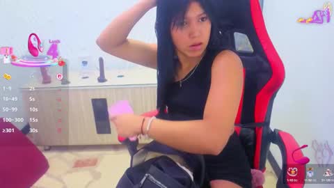 Snapshot of emily_rosse04 chatting on October 16, 12:28 pm online show from October 16, 12:28 pm