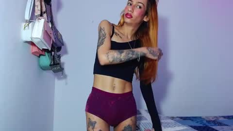 Snapshot of emily_rousxxx chatting on February 3, 9:42 pm Emily IGEmmily Baussa online show from February 3, 9:42 pm