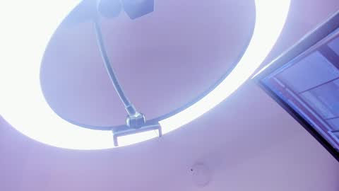 Snapshot of emily_roux chatting on December 7, 7:27 am EMILY online show from December 7, 7:27 am