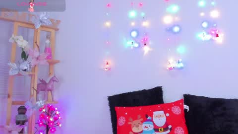 Emily online show from December 7, 1:18 pm