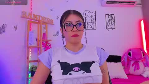 Snapshot of emily_sanderss1 chatting on July 2, 10:27 pm Emily online show from July 2, 10:27 pm