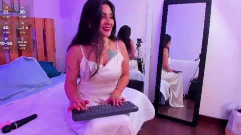 Snapshot of emily_sartre chatting on July 6, 8:11 pm Emilly online show from July 6, 8:11 pm