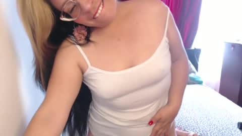 Snapshot of emily_sexy69 chatting on February 21, 6:04 pm Emily online show from February 21, 6:04 pm