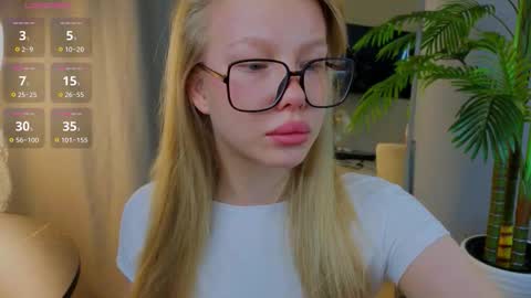 Snapshot of emily_shepard chatting on September 24, 2:04 am emily shepard online show from September 24, 2:04 am