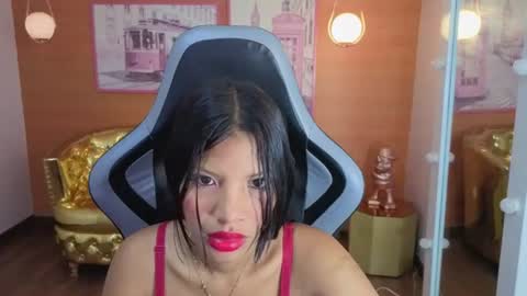 Snapshot of emily_smith_t chatting on July 2, 12:22 pm emily_smith_t online show from July 2, 12:22 pm