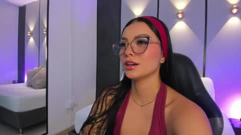 Snapshot of emily_tolson chatting on May 22, 7:41 pm emily_tolson online show from May 22, 7:41 pm