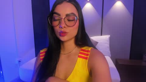 Snapshot of emily_tolson chatting on June 17, 7:26 pm emily_tolson online show from June 17, 7:26 pm