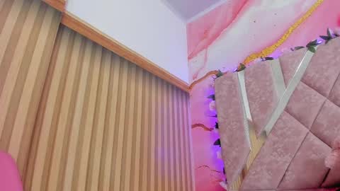 emily_velvet_ online show from May 15, 6:59 pm