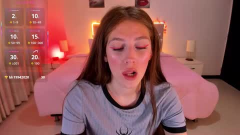 emily_warren__ online show from October 23, 7:45 pm