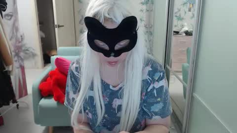 Emily online show from January 14, 5:51 pm